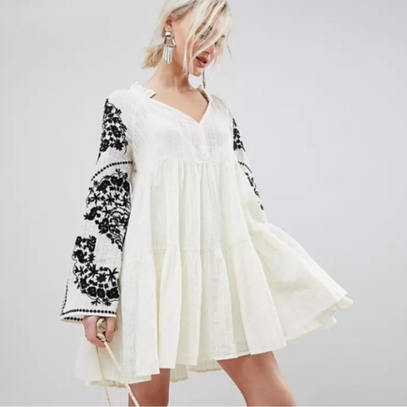 Free People Dresses & Skirts - Free People emerald city shift dress Cream Black Long Sleeve Dress size medium
